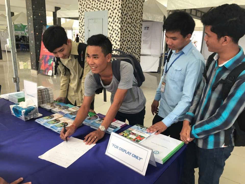 Mâm cơm tưởng niệm quân tình nguyện Việt Nam hy sinh tại Campuchia