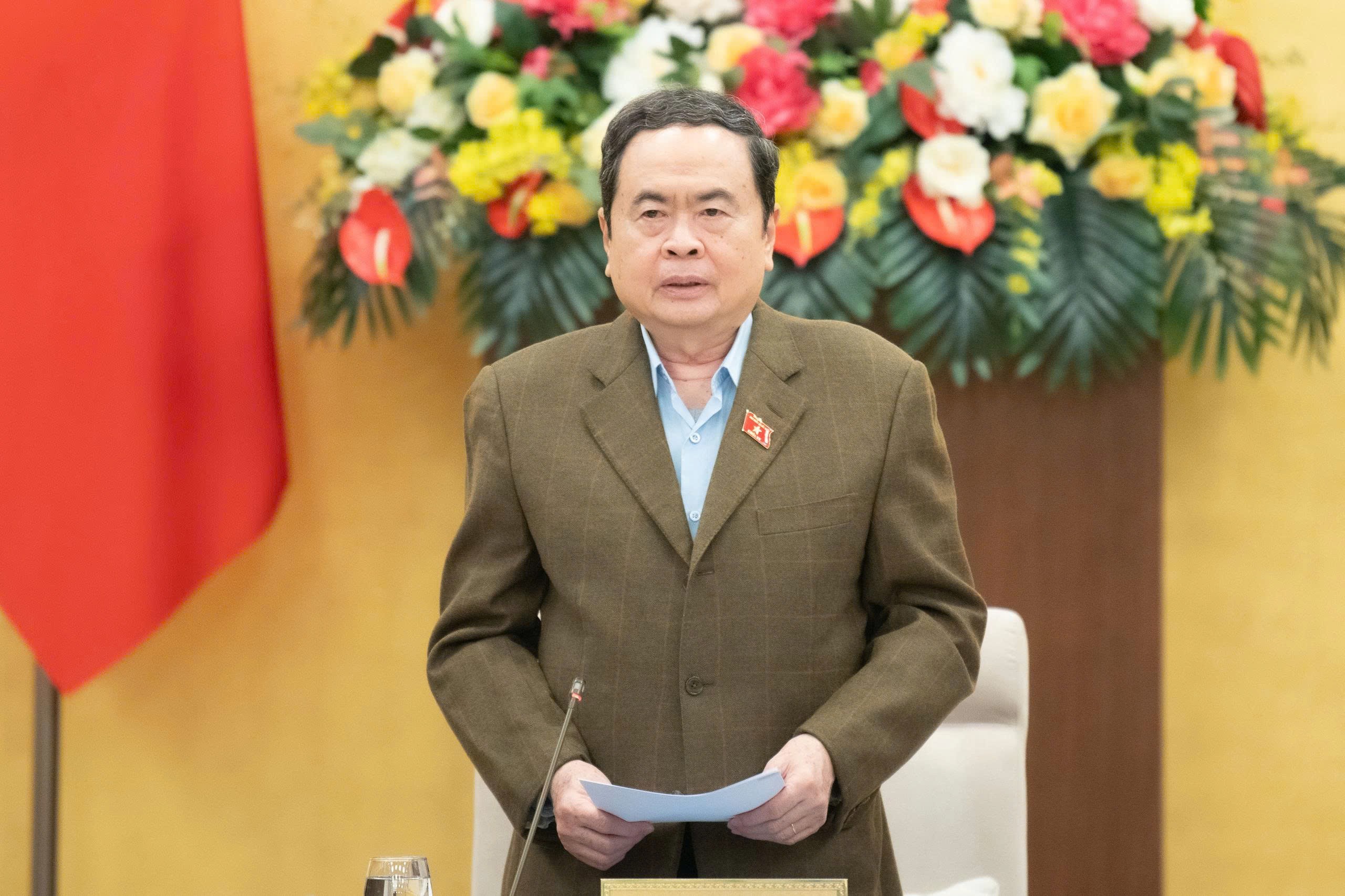 Chủ tịch Quốc hội Trần Thanh Mẫn phát biểu bế mạc Phiên họp thứ 53 của Ủy ban Thường vụ Quốc hội. (Ảnh: quochoi.vn) Chủ tịch Quốc hội Trần Thanh Mẫn phát biểu bế mạc Phiên họp thứ 53 của Ủy ban Thường vụ Quốc hội. (Ảnh: quochoi.vn)