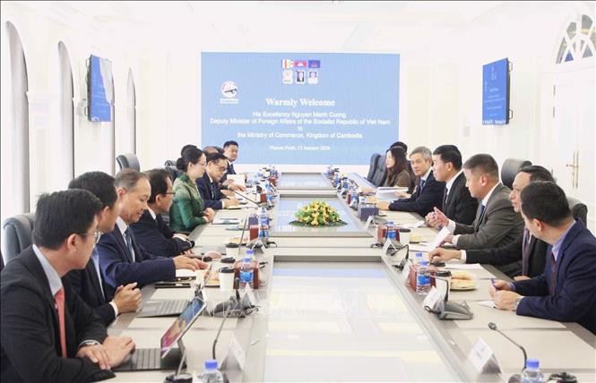 Đoàn công tác Bộ Ngoại giao Việt Nam và Bộ Thương mại Campuchia, ngày 13/1/2026. Ảnh: 