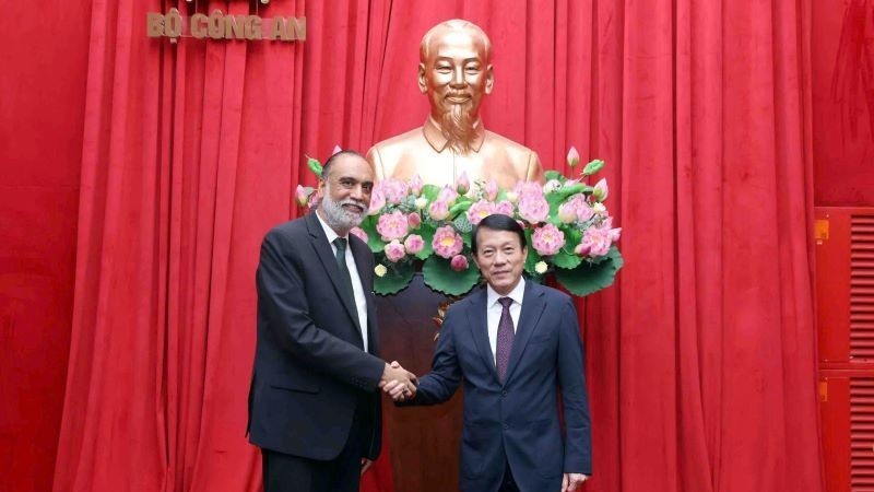 Đại tướng Lương Tam Quang, Bộ trưởng Công an, tiếp ngài Amandeep Singh Gill, Phó Tổng Thư ký Liên hợp quốc. (Ảnh: Báo Nhân dân)) Đại tướng Lương Tam Quang, Bộ trưởng Công an, tiếp ngài Amandeep Singh Gill, Phó Tổng Thư ký Liên hợp quốc. (Ảnh: Báo Nhân dân))