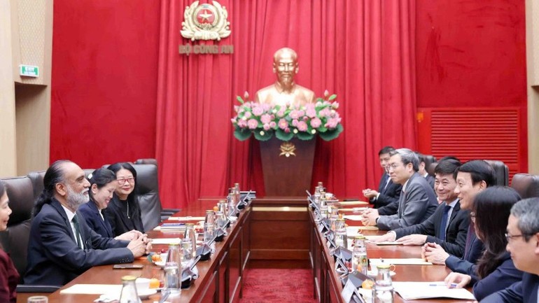 Quang cảnh buổi tiếp. Quang cảnh buổi tiếp.