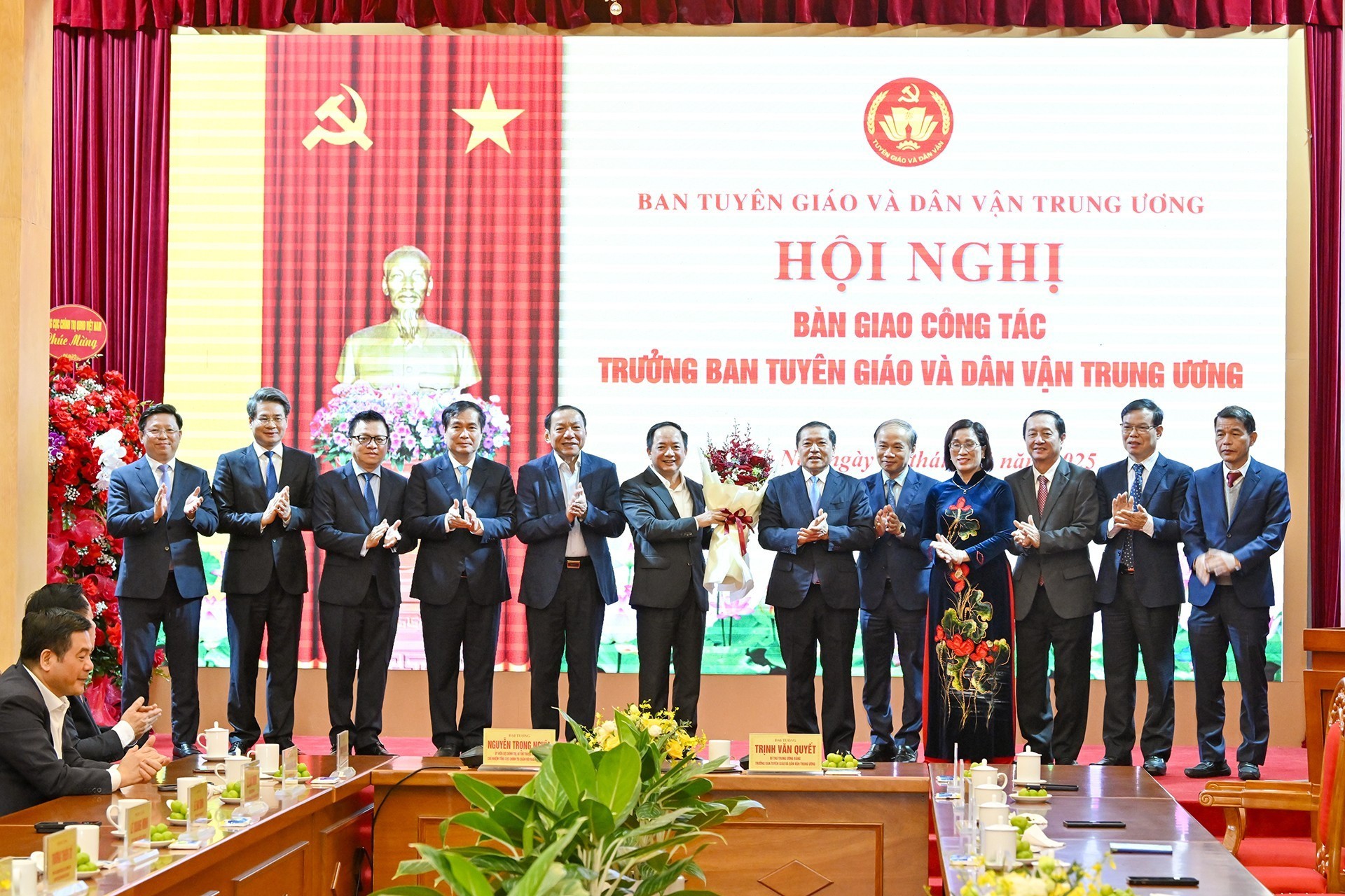 Bồi đắp niềm tin và khát vọng phát triển đất nước phồn vinh, văn minh, hạnh phúc