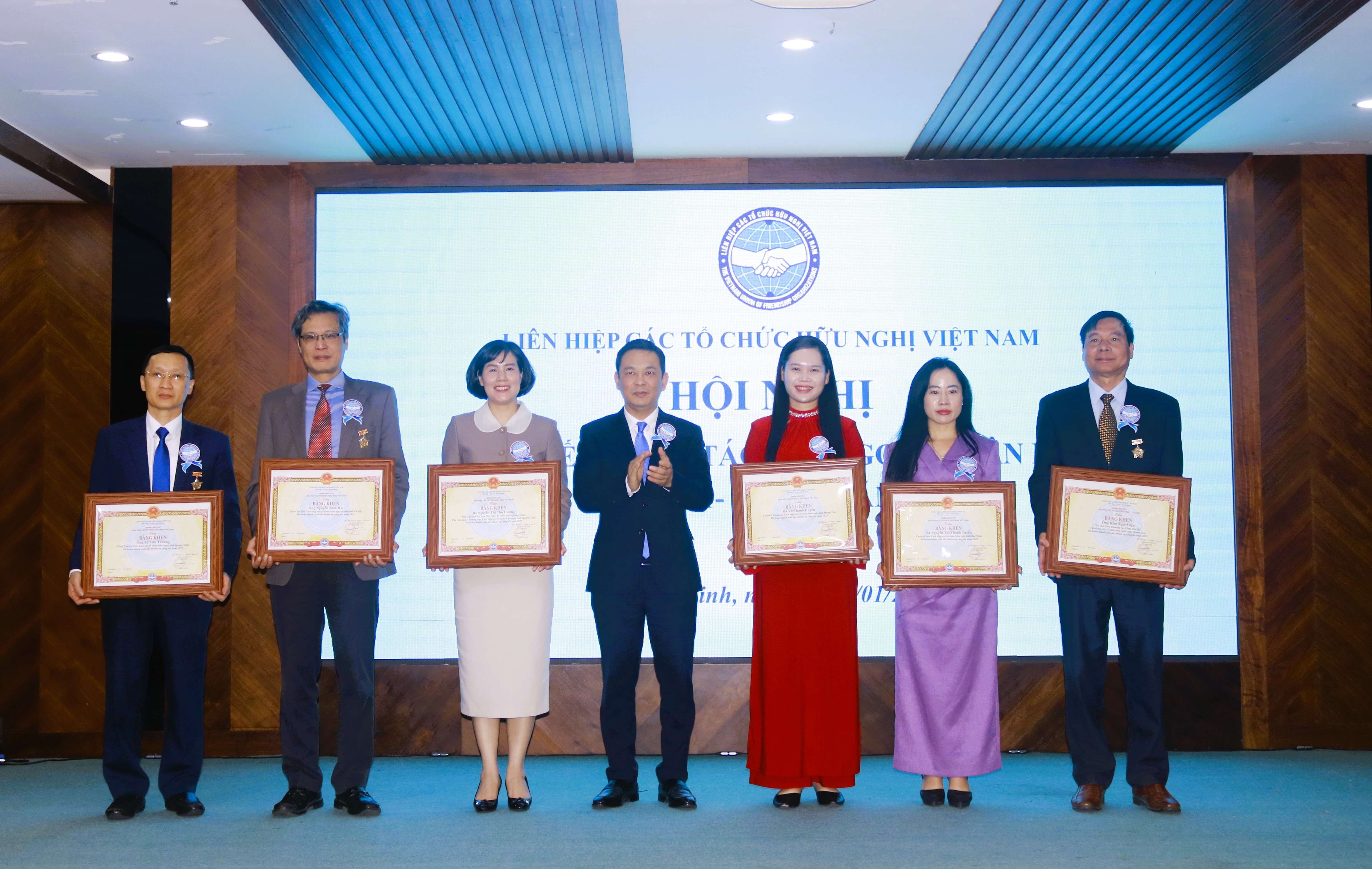 Tổng kết công tác đối ngoại nhân dân Cụm số 1: Đổi mới, thực chất, gắn với phát triển địa phương Tổng kết công tác đối ngoại nhân dân Cụm số 1: Đổi mới gắn với phát triển địa phương