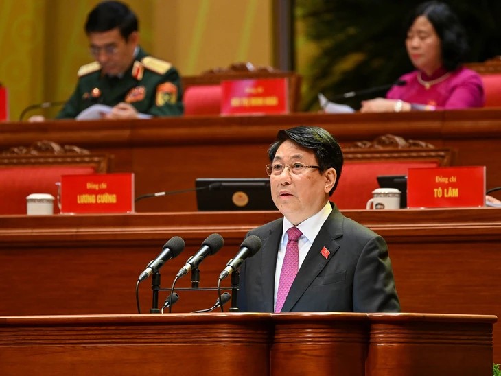 Chủ tịch nước Lương Cường trình bày Diễn văn tại Đại hội XIV của Đảng. (Ảnh: TTXVN)