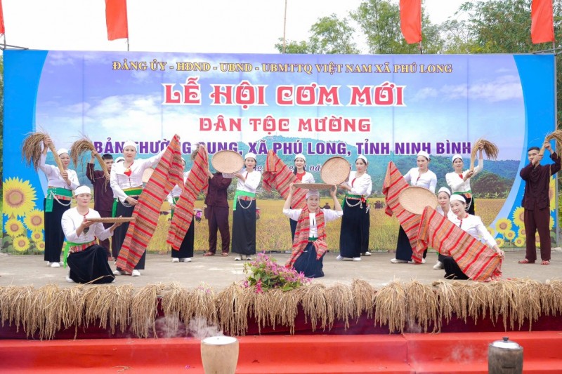 Lễ hội Cơm mới của người Mường ở Ninh Bình vào Danh mục di sản văn hóa phi vật thể quốc gia Lễ hội Cơm mới của người Mường ở Ninh Bình vào Danh mục di sản văn hóa phi vật thể quốc gia