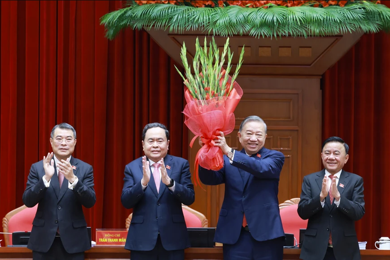 Đồng chí Tô Lâm được bầu giữ chức Tổng Bí thư Ban Chấp hành Trung ương Đảng khoá XIV. Đồng chí Tô Lâm được bầu giữ chức Tổng Bí thư Ban Chấp hành Trung ương Đảng khoá XIV.