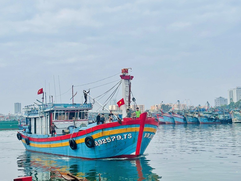 Các quy định mới về kiểm soát khai thác, giám sát hành trình tàu cá, quản lý IUU và cải cách thủ tục hành chính được kỳ vọng sẽ góp phần nâng cao ý thức chấp hành pháp luật của ngư dân, doanh nghiệp. (Ảnh minh họa: KT) Các quy định mới về kiểm soát khai thác, giám sát hành trình tàu cá, quản lý IUU và cải cách thủ tục hành chính được kỳ vọng sẽ góp phần nâng cao ý thức chấp hành pháp luật của ngư dân, doanh nghiệp. (Ảnh minh họa: KT)