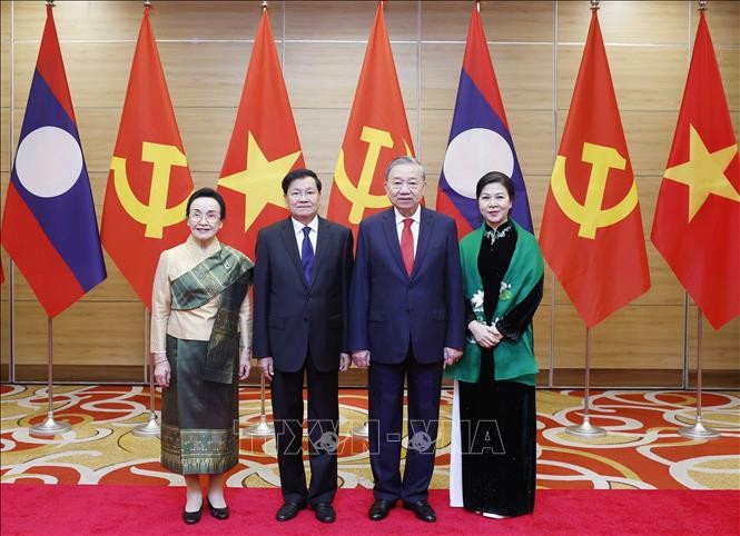 Chiêu đãi trọng thể chào mừng Tổng Bí thư, Chủ tịch nước Lào Thongloun Sisoulith và Phu nhân cùng Đoàn đại biểu cấp cao Lào Chiêu đãi trọng thể chào mừng Tổng Bí thư, Chủ tịch nước Lào Thongloun Sisoulith và Phu nhân cùng Đoàn đại biểu cấp cao Lào