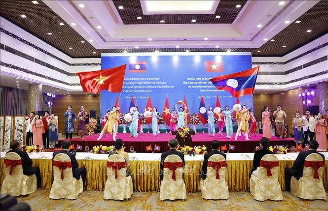 Chiêu đãi trọng thể chào mừng Tổng Bí thư, Chủ tịch nước Lào Thongloun Sisoulith và Phu nhân cùng Đoàn đại biểu cấp cao Lào Chiêu đãi trọng thể chào mừng Tổng Bí thư, Chủ tịch nước Lào Thongloun Sisoulith và Phu nhân cùng Đoàn đại biểu cấp cao Lào