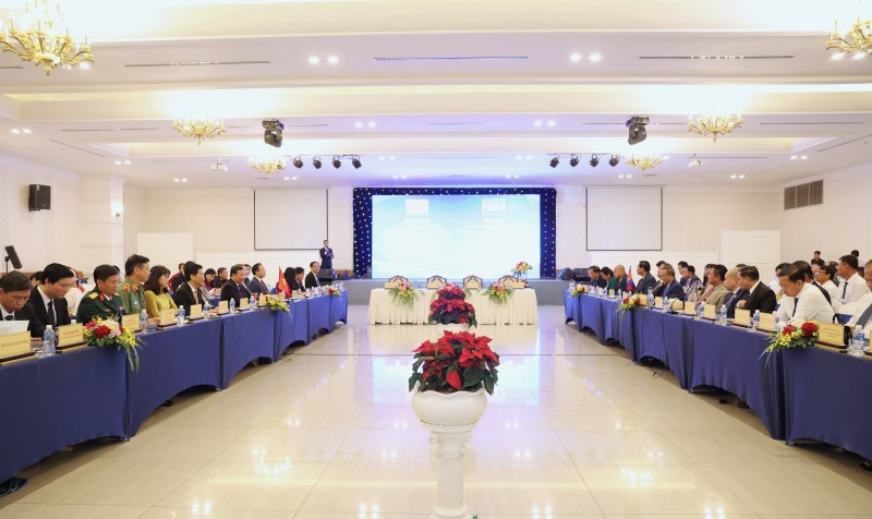 Tây Ninh ký kết Thỏa thuận hợp tác toàn diện với Svay Rieng, Prey Veng và Tboung Khmum (Campuchia) Tây Ninh ký kết Thỏa thuận hợp tác toàn diện với Svay Rieng, Prey Veng và Tboung Khmum (Campuchia)