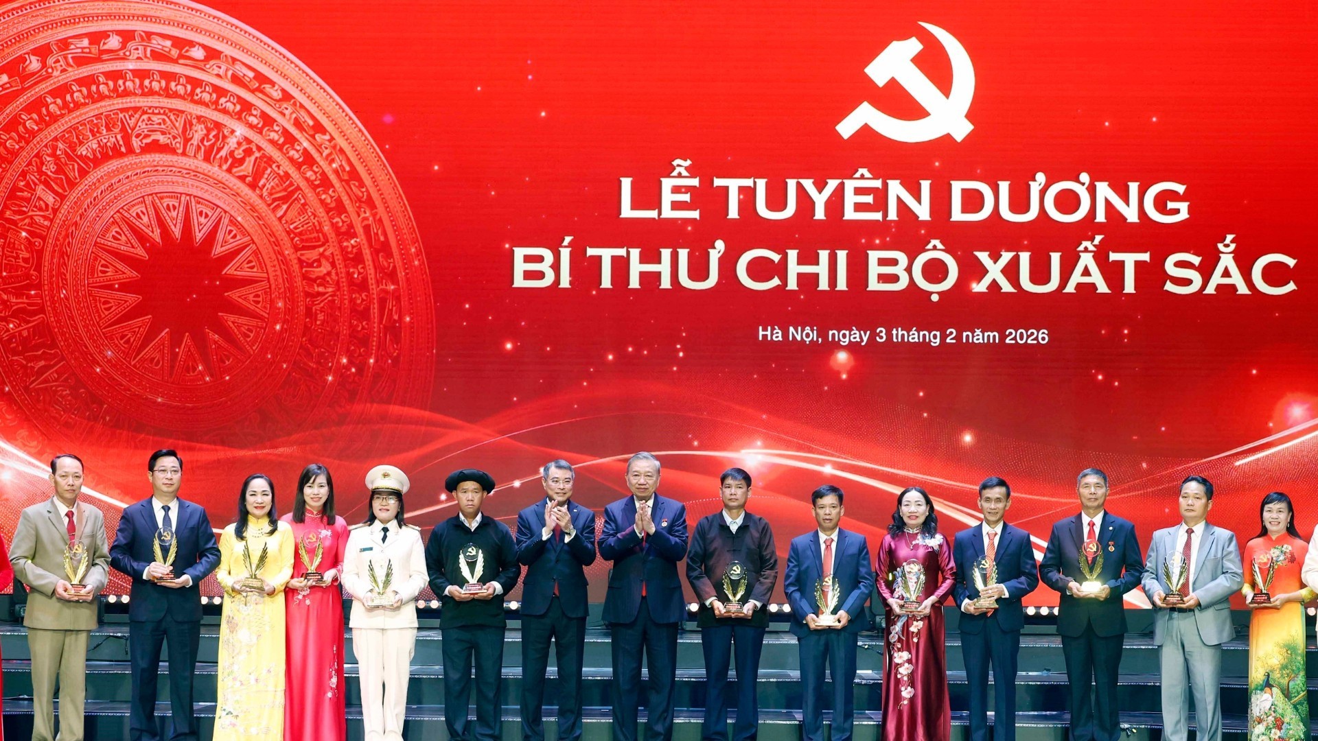 Phát biểu của Tổng Bí thư Tô Lâm tại Lễ tuyên dương Bí thư chi bộ xuất sắc và trao giải Búa liềm vàng Phát biểu của Tổng Bí thư Tô Lâm tại Lễ tuyên dương Bí thư chi bộ xuất sắc và trao giải Búa liềm vàng