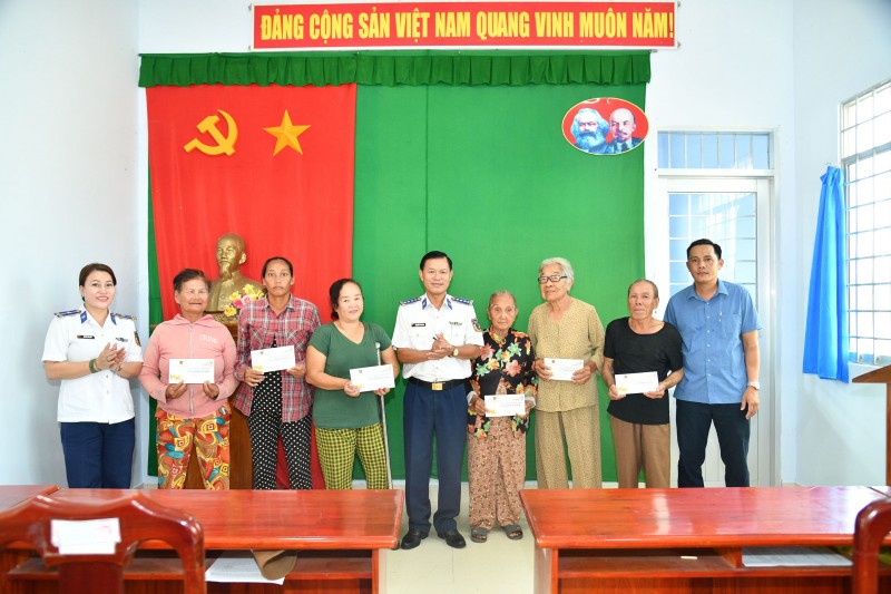 Tết thắm tình quân - dân nơi Đảo Ngọc Phú Quốc Tết thắm tình quân - dân nơi Đảo Ngọc Phú Quốc