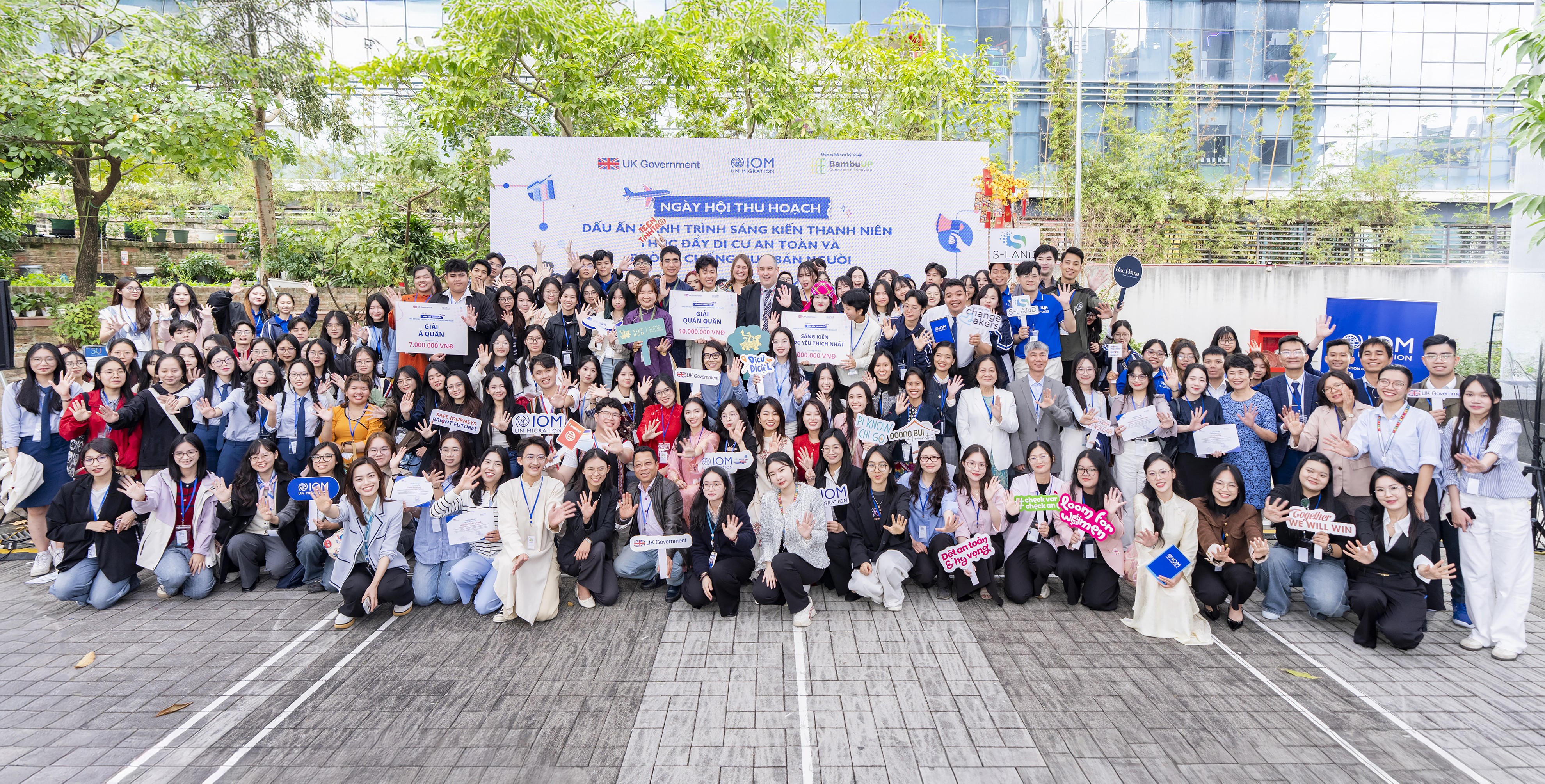 IOM Việt Nam hỗ trợ sáng kiến nhằm thúc đẩy di cư an toàn và phòng, chống mua bán người IOM Việt Nam hỗ trợ sáng kiến nhằm thúc đẩy di cư an toàn và phòng, chống mua bán người
