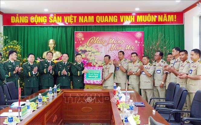 Đoàn đại biểu Lực lượng vũ trang tỉnh Mondulkiri (Campuchia) đến thăm, chúc Tết Bộ đội Biên phòng tỉnh Lâm Đồng nhân dịp Tết Nguyên đán cổ truyền Bính Ngọ 2026 Đoàn đại biểu Lực lượng vũ trang tỉnh Mondulkiri (Campuchia) đến thăm, chúc Tết Bộ đội Biên phòng tỉnh Lâm Đồng nhân dịp Tết Nguyên đán cổ truyền Bính Ngọ 2026