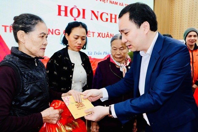 Hải Phòng: Tết sẻ chia đến với các gia đình khó khăn ở xã Trần Phú