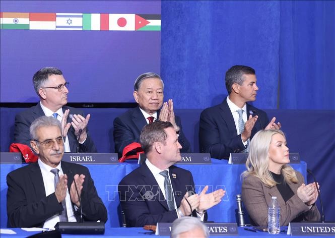 Tổng Bí thư Tô Lâm và các đại biểu dự Phiên khai mạc Hội đồng Hoà bình về Gaza. Ảnh: Thống Nhất/TTXVN