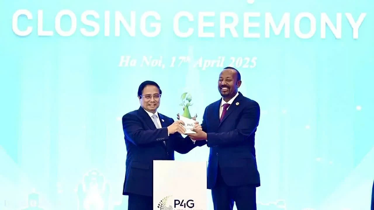 Đại sứ Dessie Dalkie Dukamo: Người dân Ethiopia luôn ngưỡng mộ tinh thần kiên cường, thành tựu phát triển vượt bậc của Việt Nam Đại sứ Dessie Dalkie Dukamo: Người dân Ethiopia luôn ngưỡng mộ tinh thần kiên cường, thành tựu phát triển vượt bậc của Việt Nam