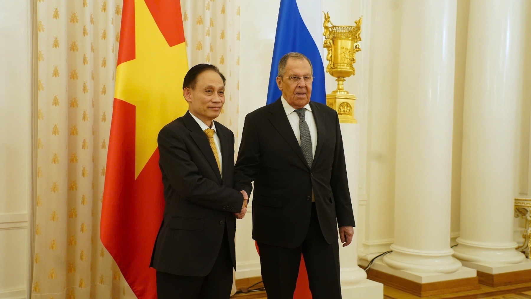 Bộ trưởng Ngoại giao Lê Hoài Trung và Bộ trưởng Ngoại giao Nga S. Lavrov Bộ trưởng Ngoại giao Lê Hoài Trung và Bộ trưởng Ngoại giao Nga S. Lavrov