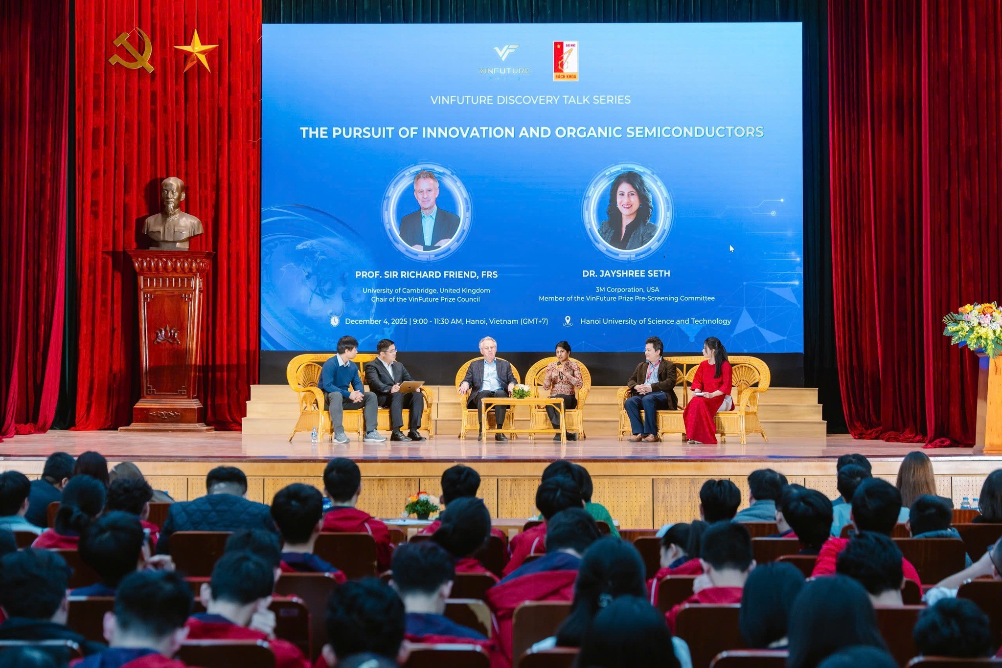 Ảnh 3: TS. Jayshree Seth (thứ ba từ phải) cho rằng việc vinh danh các nhà khoa học nữ giúp đưa những đóng góp của phụ nữ ra ánh sáng và tạo cảm hứng cho thế hệ tiếp theo trong lĩnh vực STEM. (Ảnh: VinFuture) Ảnh 3: TS. Jayshree Seth (thứ ba từ phải) cho rằng việc vinh danh các nhà khoa học nữ giúp đưa những đóng góp của phụ nữ ra ánh sáng và tạo cảm hứng cho thế hệ tiếp theo trong lĩnh vực STEM. (Ảnh: VinFuture)
