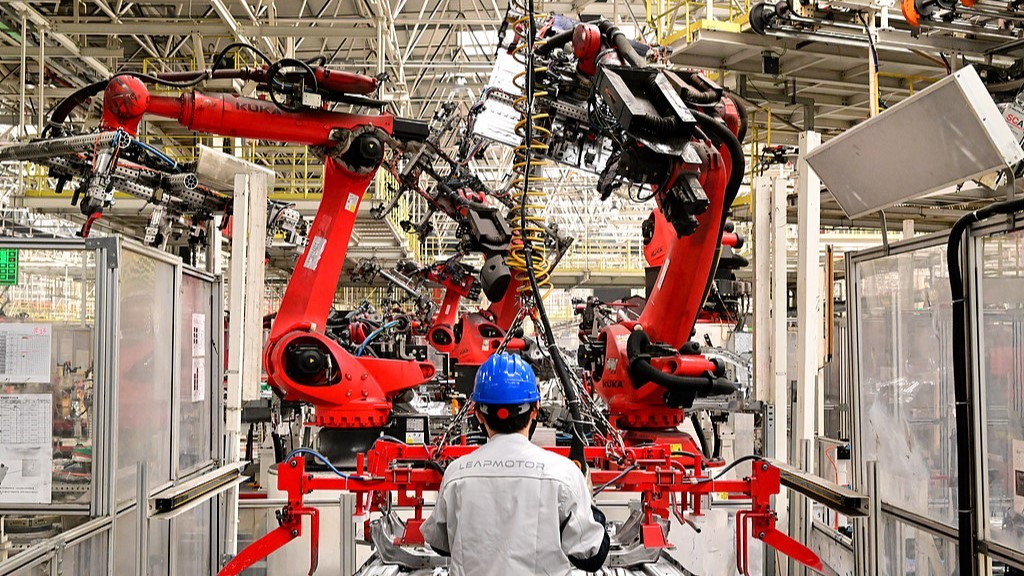 Năm 2025: Xuất khẩu và công nghệ cao giúp Trung Quốc củng cố vị thế ‘siêu cường sản xuất’