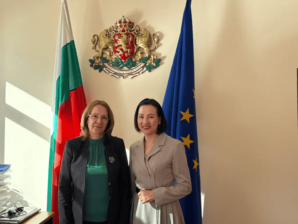 Quảng bá hình ảnh Việt Nam tại Lễ hội Hoa hồng Bulgaria Quảng bá hình ảnh Việt Nam tại Lễ hội Hoa hồng Bulgaria