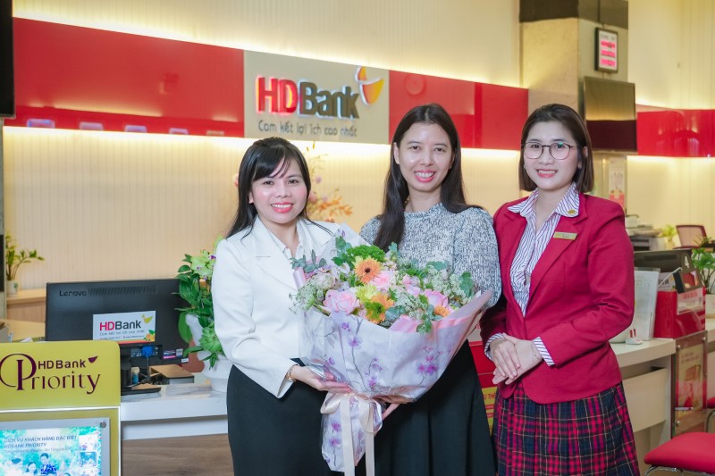 Chủ nhân giải 3 tỷ đồng đã lộ diện, hành trình “Tiết kiệm Tỷ phú” tại HDBank khép lại trong những khoảnh khắc vỡ òa