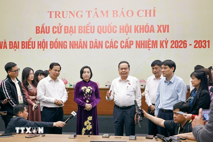 Chủ tịch Quốc hội: Thông tin bầu cử được truyền tải nhanh chóng, chính xác, an toàn Chủ tịch Quốc hội: Thông tin bầu cử được truyền tải nhanh chóng, chính xác, an toàn