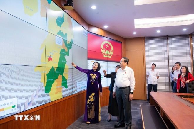 Chủ tịch Quốc hội: Thông tin bầu cử được truyền tải nhanh chóng, chính xác, an toàn Chủ tịch Quốc hội: Thông tin bầu cử được truyền tải nhanh chóng, chính xác, an toàn