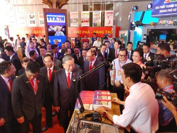 Định vị xuất bản là trụ cột trên mặt trận tư tưởng, động lực phát triển kinh tế số