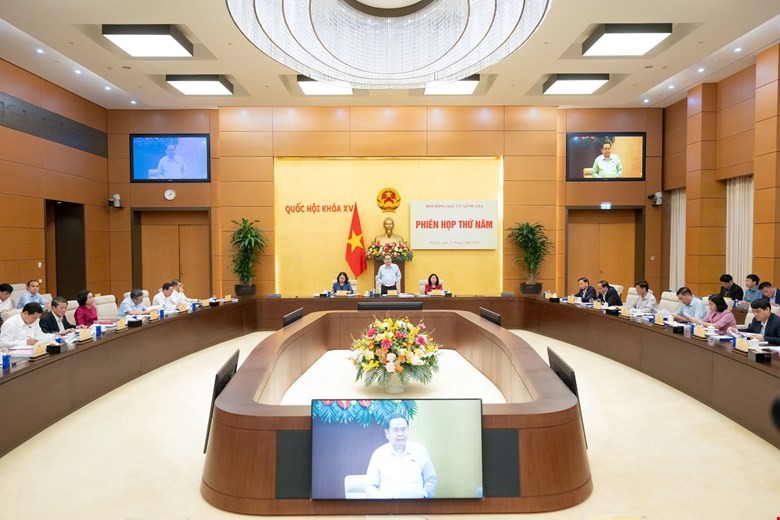 Phiên họp thứ năm của Hội đồng Bầu cử quốc gia, ngày 21/3/2026. (Ảnh: quochoi.vn)
