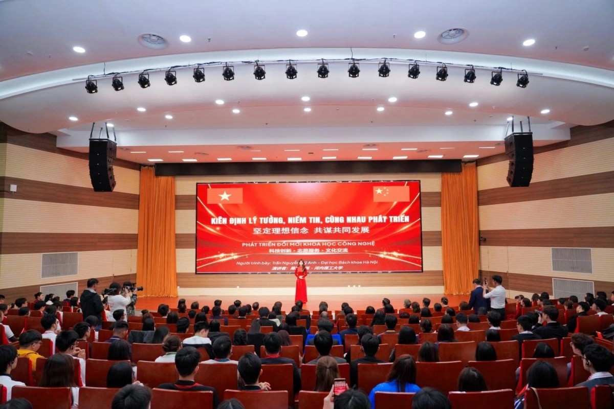 Thanh niên Việt Nam - Trung Quốc kế thừa “nguồn gene đỏ”, vun đắp tình hữu nghị truyền thống Thanh niên Việt Nam - Trung Quốc kế thừa “nguồn gene đỏ”, vun đắp tình hữu nghị truyền thống