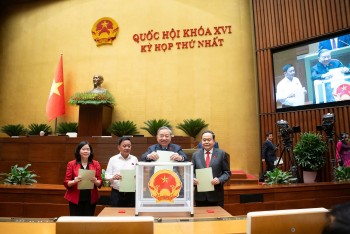 Chủ tịch Quốc hội Trần Thanh Mẫn ký ban hành 4 Nghị quyết của Quốc hội về nhân sự