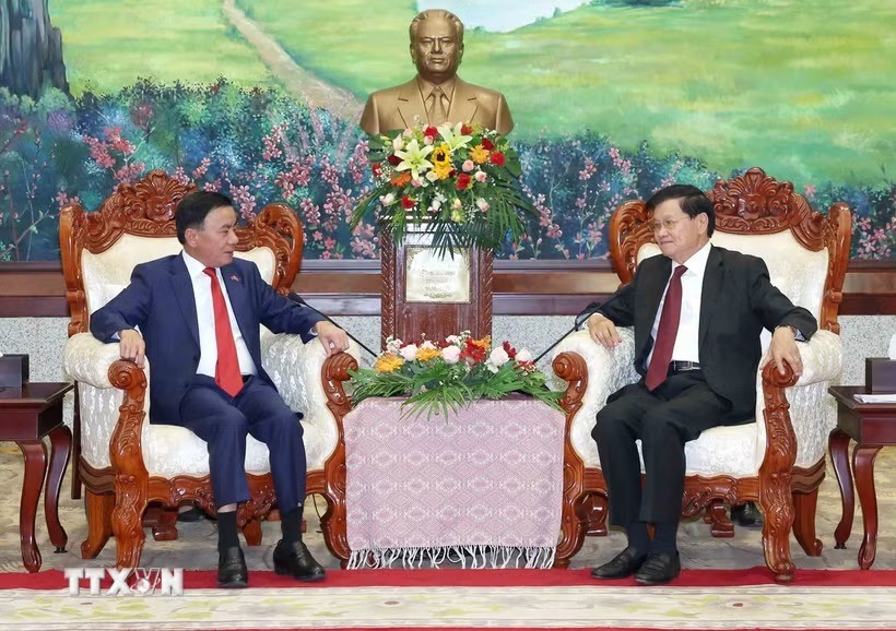 Quan hệ chính trị giữa Việt Nam-Lào ngày càng gắn bó, tin cậy Quan hệ chính trị giữa Việt Nam-Lào ngày càng gắn bó, tin cậy