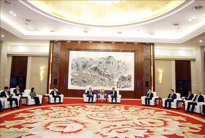 Tổng Bí thư, Chủ tịch nước Tô Lâm tiếp Bí thư Khu ủy Khu tự trị dân tộc Choang Quảng Tây (Trung Quốc) Chú thích ảnh