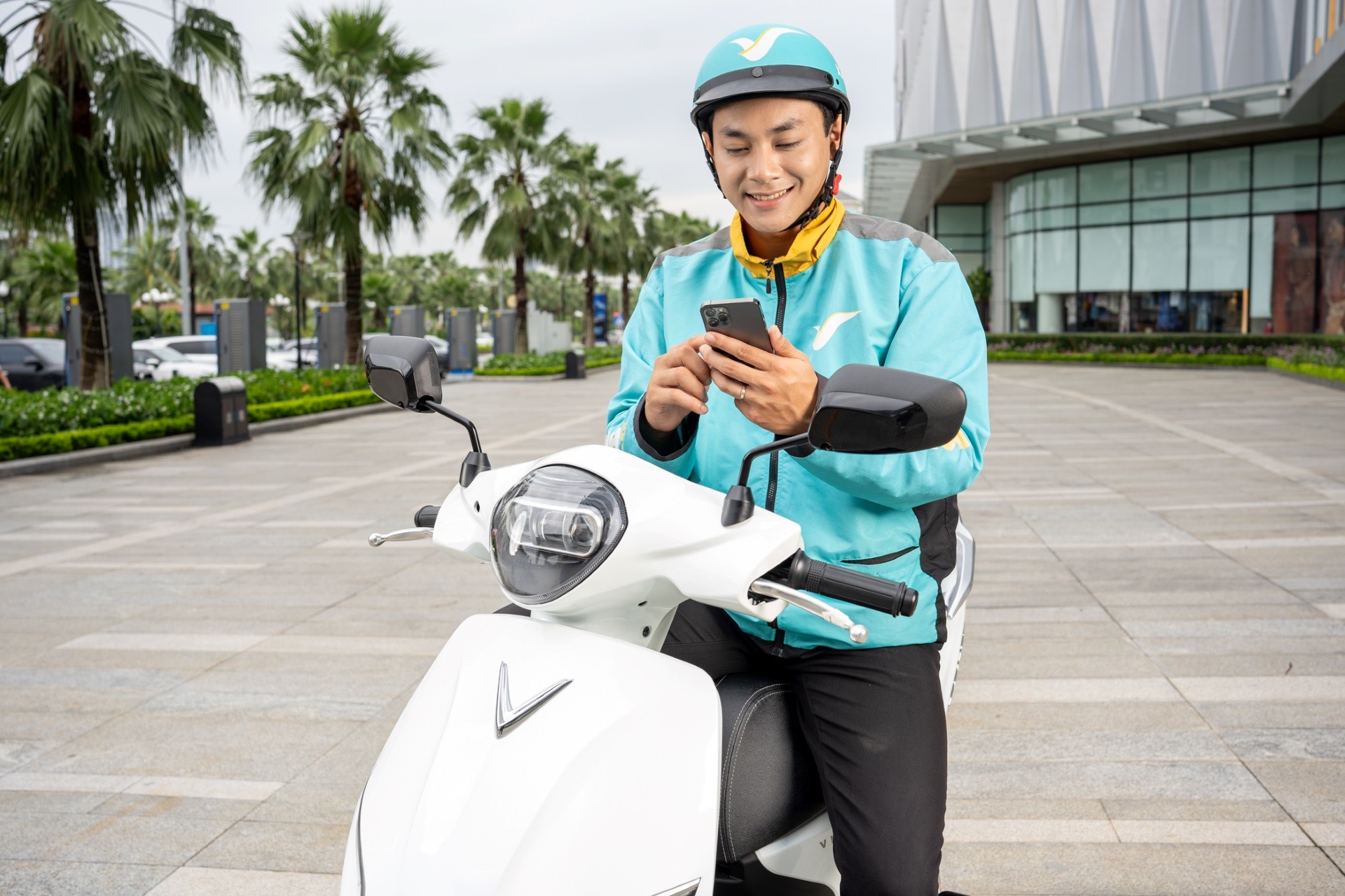 Ảnh: Green SM triển khai chính sách đảm bảo thu nhập và cuốc xe ổn định cho tài xế. Ảnh: Green SM triển khai chính sách đảm bảo thu nhập và cuốc xe ổn định cho tài xế.