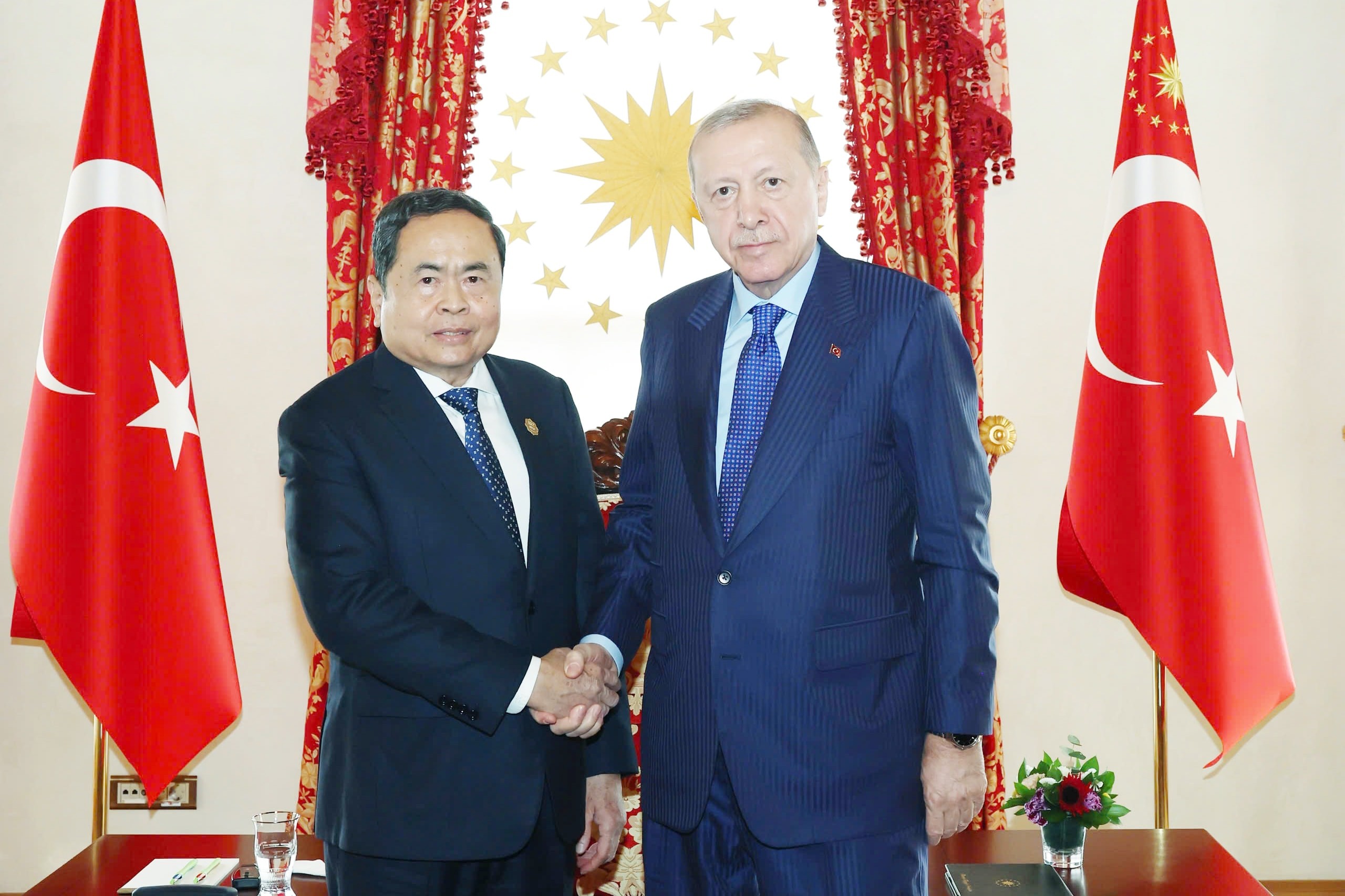 Chủ tịch Quốc hội Trần Thanh Mẫn hội kiến Tổng thống Thổ Nhĩ Kỳ Recep Tayyip Erdogan Chủ tịch Quốc hội Trần Thanh Mẫn hội kiến Tổng thống Thổ Nhĩ Kỳ Recep Tayyip Erdogan