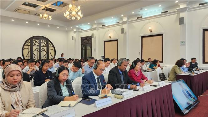 Đại diện Đại sứ quán các nước ASEAN tại Việt Nam tham dự hội nghị. Đại diện Đại sứ quán các nước ASEAN tại Việt Nam tham dự hội nghị.