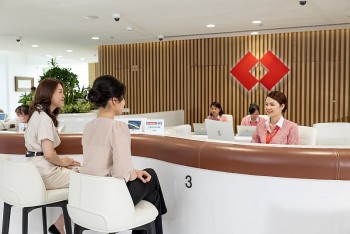 Cán mốc 8.9 nghìn tỷ đồng lợi nhuận: Techcombank khẳng định phong độ “vua” tăng trưởng