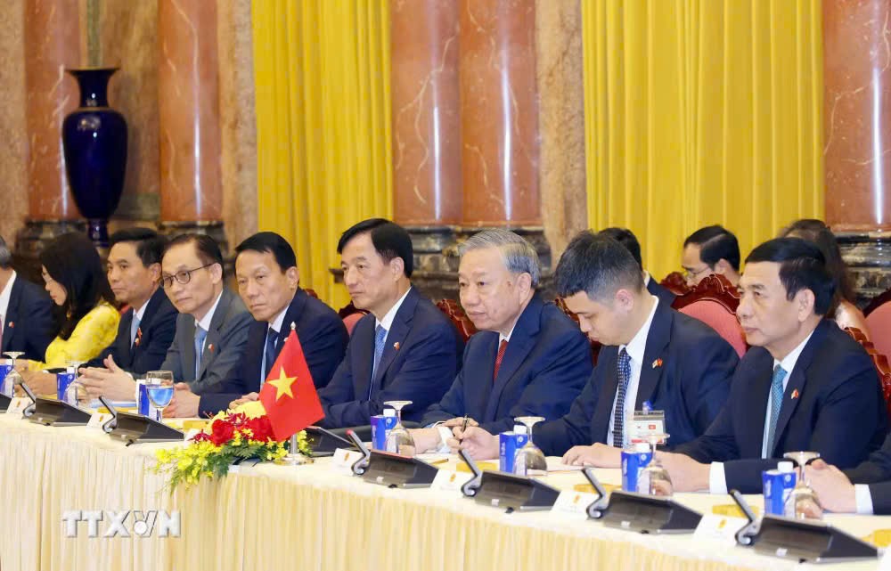 Đề nghị Hàn Quốc tích cực hỗ trợ Việt Nam phát triển ngành công nghiệp giải trí