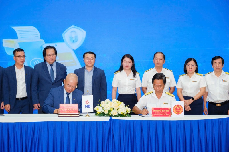 MB phối hợp cùng Thuế TP.HCM ra mắt giải pháp số toàn diện cho hộ kinh doanh MB phối hợp cùng Thuế TP.HCM ra mắt giải pháp số toàn diện cho hộ kinh doanh