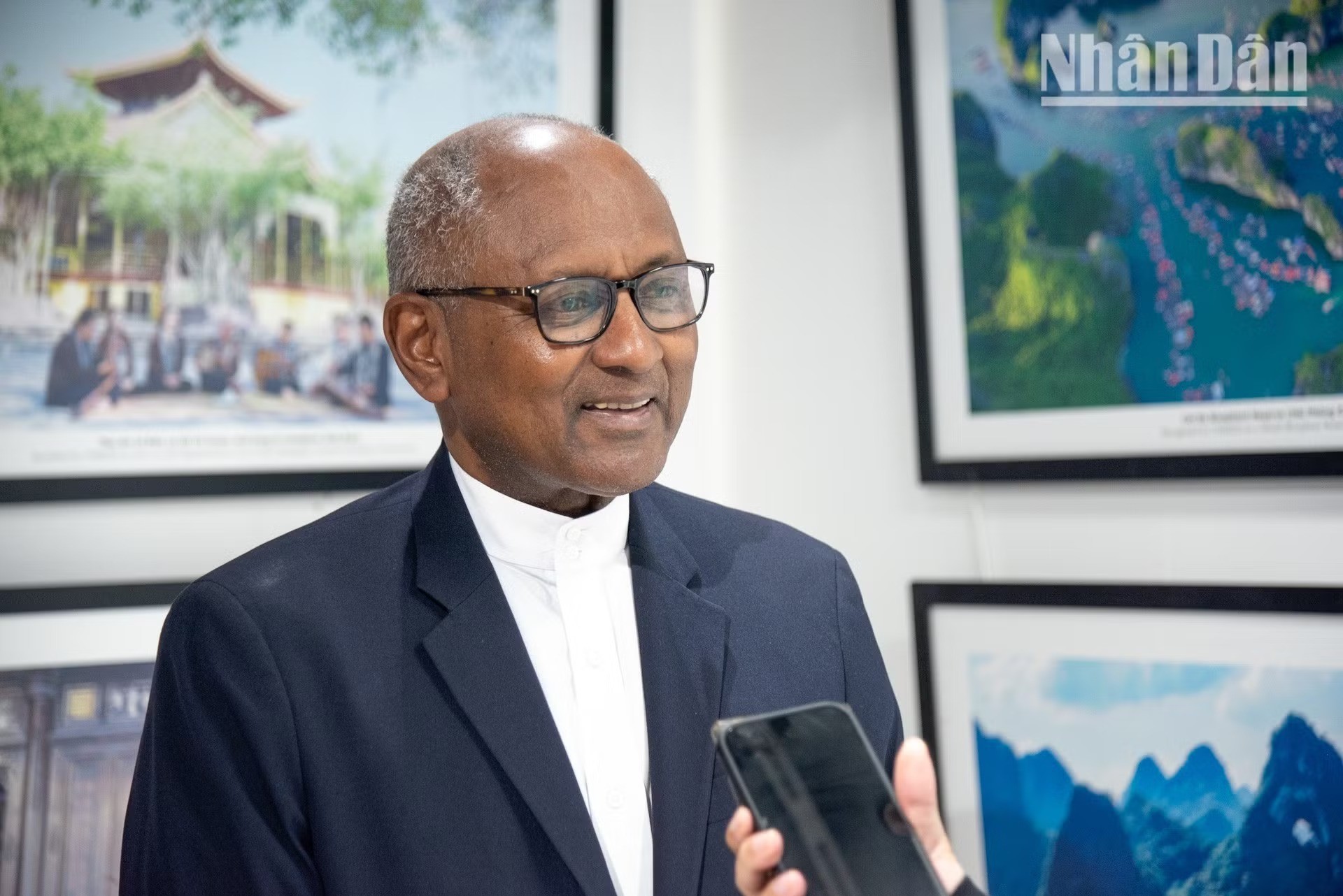 Ông Firmin Edouard Matoko, nguyên Trợ lý Tổng Giám đốc UNESCO phụ trách quan hệ quốc tế và phát triển. (Ảnh: Báo Nhân Dân) Ông Firmin Edouard Matoko, nguyên Trợ lý Tổng Giám đốc UNESCO phụ trách quan hệ quốc tế và phát triển. (Ảnh: Báo Nhân Dân)