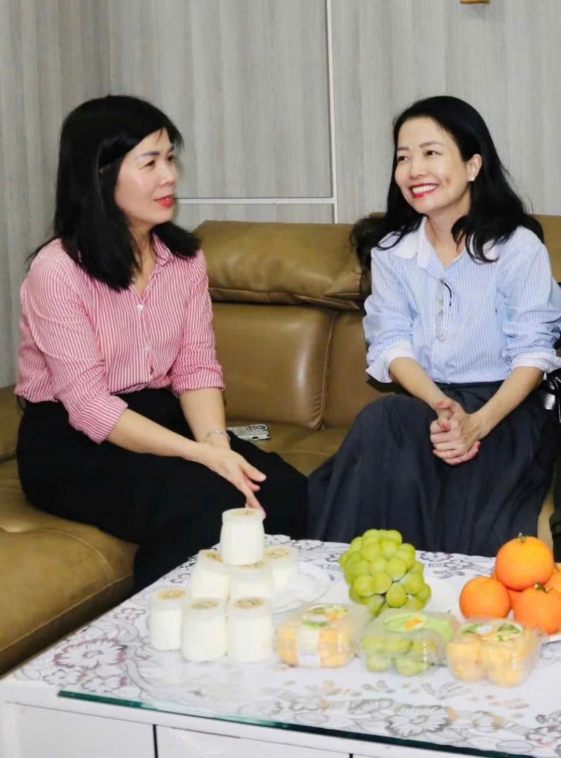 Chị Nguyễn Thị Hợp – vợ liệt sĩ Nguyễn Văn Út chia sẻ về sự quan tâm, hỗ trợ mà Báo An ninh Thủ đô và Tập đoàn Tân Hiệp Phát dành cho gia đình và các con Chị Nguyễn Thị Hợp – vợ liệt sĩ Nguyễn Văn Út chia sẻ về sự quan tâm, hỗ trợ mà Báo An ninh Thủ đô và Tập đoàn Tân Hiệp Phát dành cho gia đình và các con