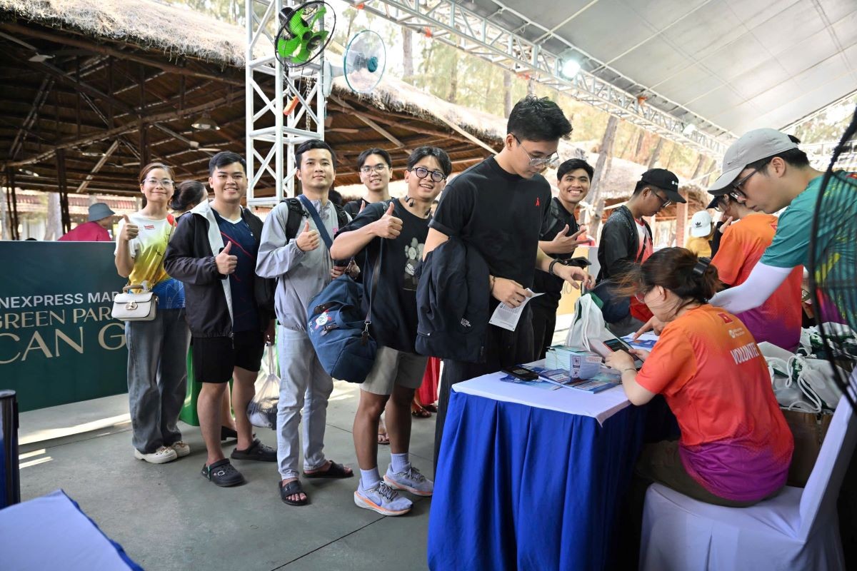 Trước giờ khai màn VnExpress Marathon, runner và du khách nói gì về Vinhomes Green Paradise? Trước giờ khai màn VnExpress Marathon, runner và du khách nói gì về Vinhomes Green Paradise?