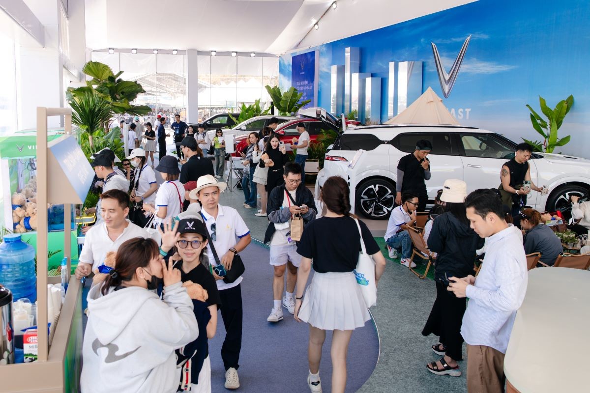 Trước giờ khai màn VnExpress Marathon, runner và du khách nói gì về Vinhomes Green Paradise? Trước giờ khai màn VnExpress Marathon, runner và du khách nói gì về Vinhomes Green Paradise?