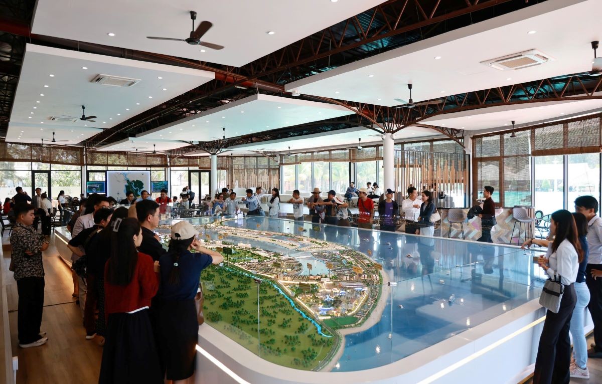 Trước giờ khai màn VnExpress Marathon, runner và du khách nói gì về Vinhomes Green Paradise? Trước giờ khai màn VnExpress Marathon, runner và du khách nói gì về Vinhomes Green Paradise?