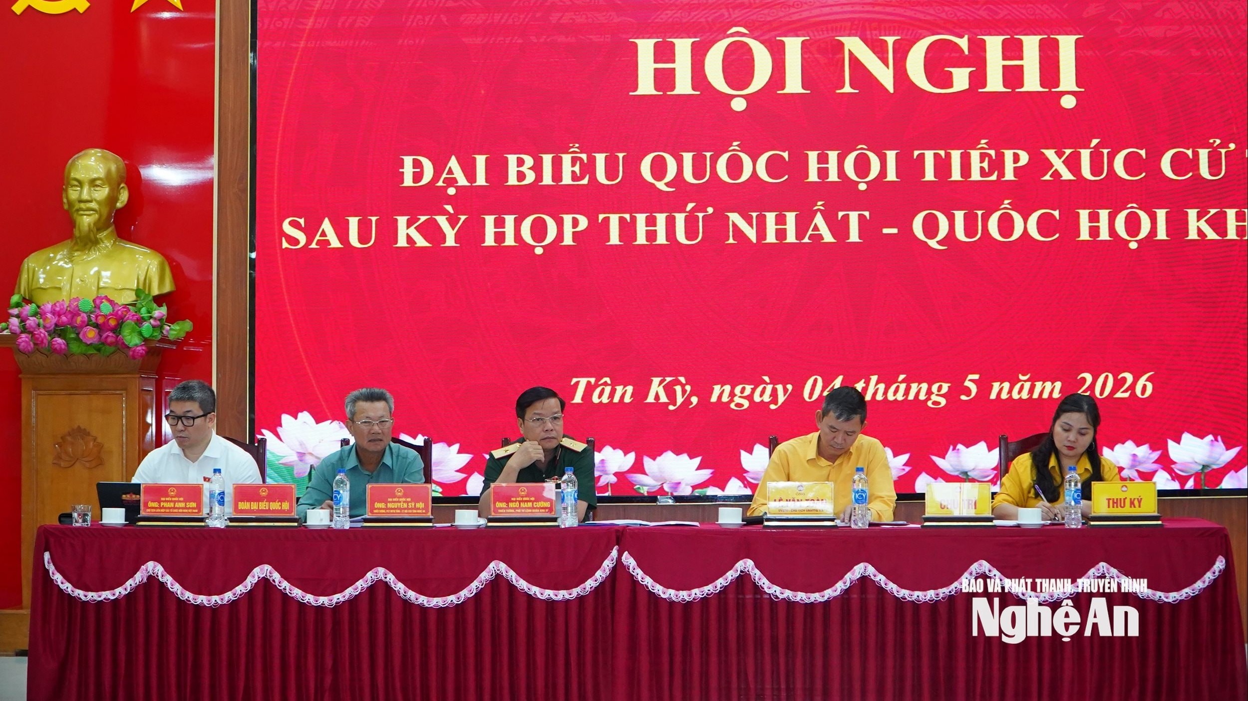 Đoàn đại biểu Quốc hội tỉnh Nghệ An tiếp xúc cử tri xã Tân Kỳ
