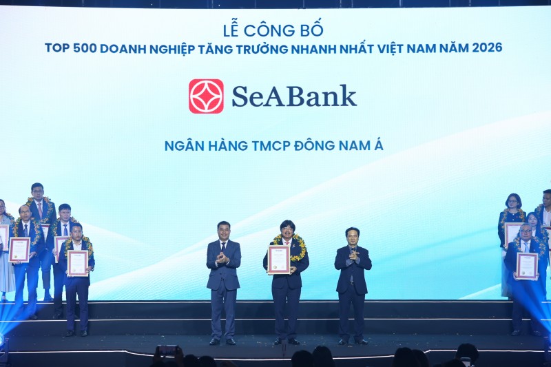 SeABank tiếp tục ghi dấu ấn khi lần thứ 7 được vinh danh trong Top 500 Doanh nghiệp tăng trưởng nhanh nhất Việt Nam (FAST500)
