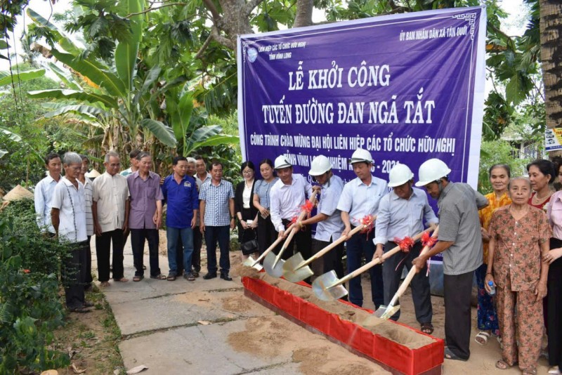 Vĩnh Long khởi công hai công trình giao thông nông thôn chào mừng Đại hội Liên hiệp hữu nghị tỉnh Vĩnh Long khởi công hai công trình giao thông nông thôn chào mừng Đại hội Liên hiệp hữu nghị tỉnh
