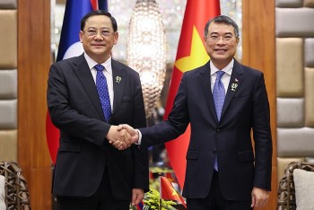 Thủ tướng Lê Minh Hưng: Việt Nam luôn dành ưu tiên cao nhất cho hợp tác với Lào