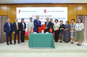 Hội hữu nghị Việt Nam - Áo và Hội Áo - Việt Nam ký Bản ghi nhớ hợp tác